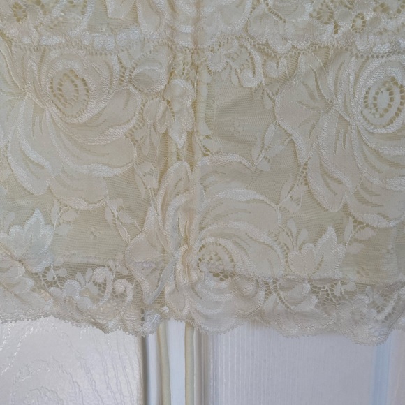Ya Ya & Co boutique Stretch Boho Lace Ivory Festival Top Crop size small NWT - Picture 6 of 6